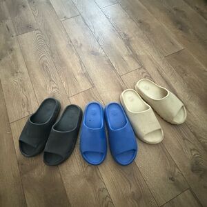 Yeezy Slides Bundle
